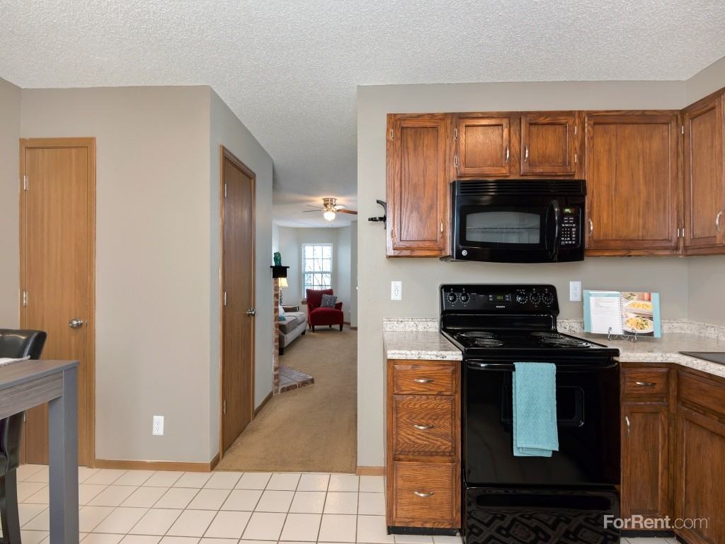 Windsor Townhomes - Photo 2 of 15