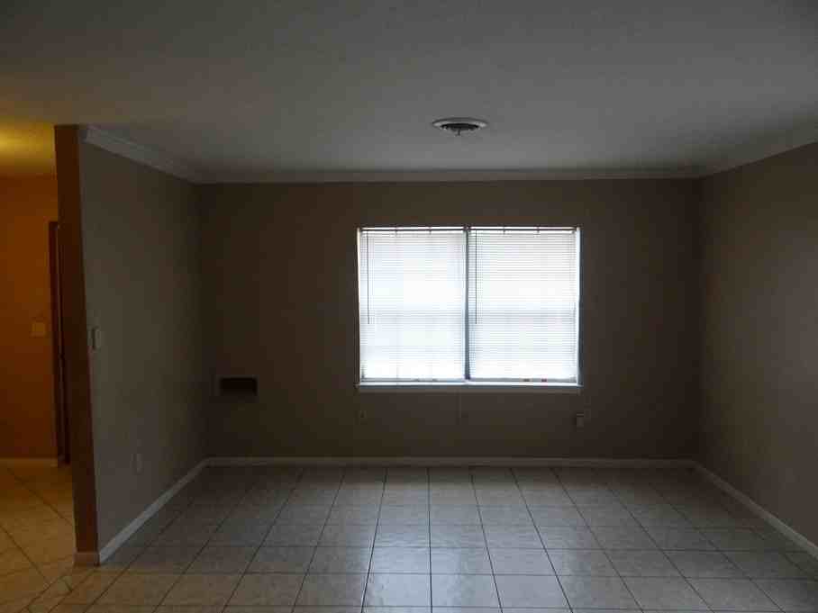 161 Rosine St - Photo 3 of 14