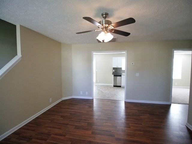 2738 Windwalker Ct - Photo 3 of 18