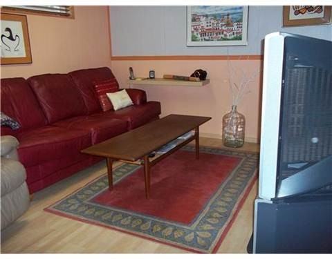 19 Bowmoor Ave - Photo 2 of 8