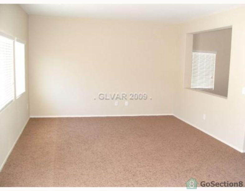 617 Sterling Spur Ave - Photo 3 of 13