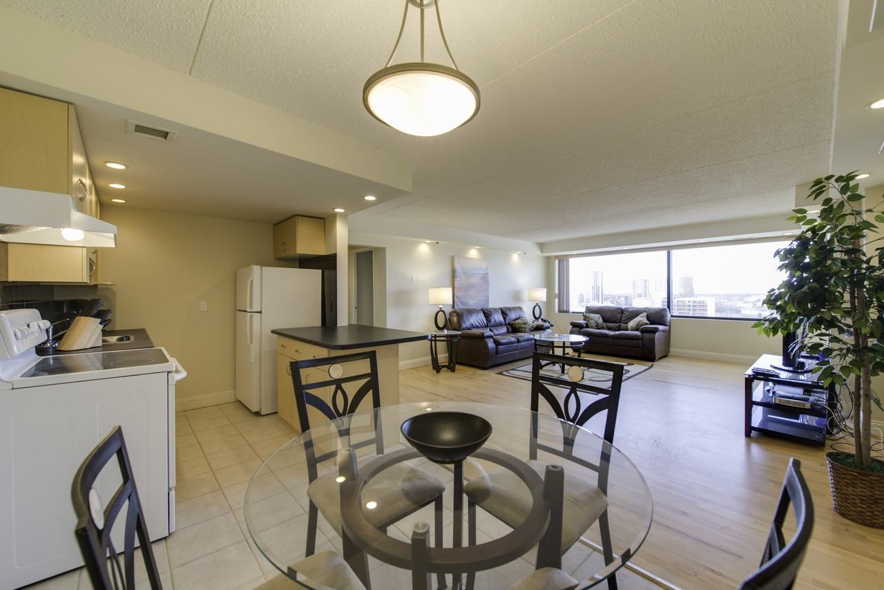 Hargrave Place 33 Hargrave St, Winnipeg, MB R3C 3T9 Apartment for