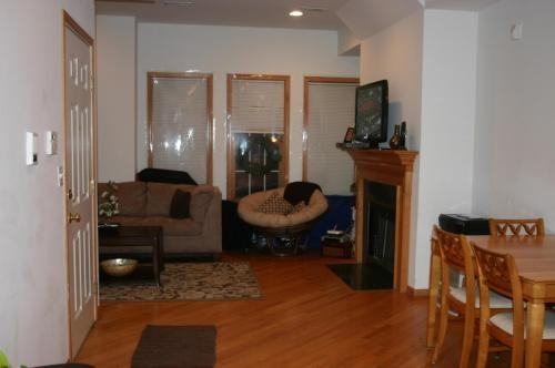 1326 West Diversey Parkway - Photo 3 of 8