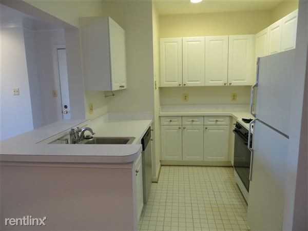 20322 Beechwood Terrace #201 - Photo 3 of 8