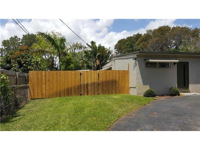 3302 SW 15th Ct - Photo 2 of 8