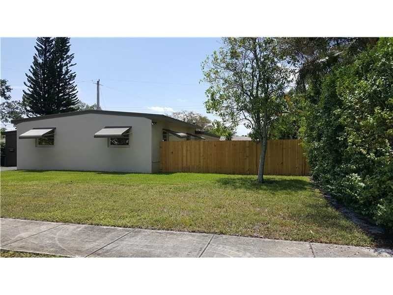 3302 SW 15th Ct - Photo 3 of 8