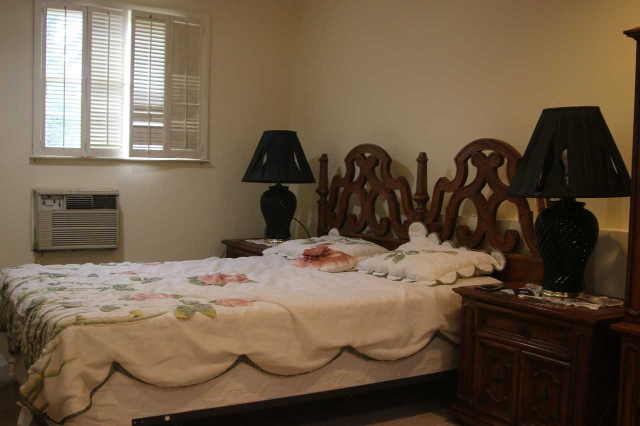 1 Greentree Cir 1 - Photo 3 of 8