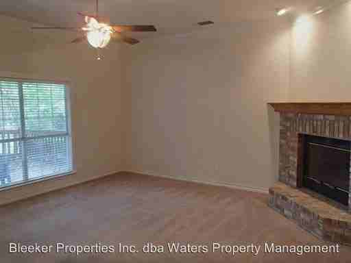 418 Debora Dr - Photo 3 of 8