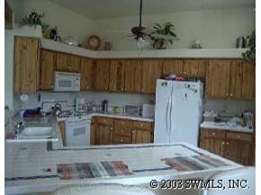 385 Frost Rd - Photo 3 of 7