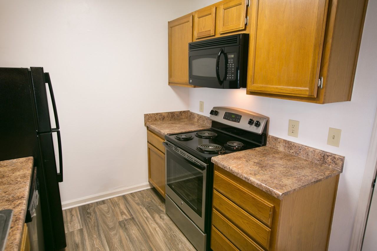 Williamsburg Townhomes Rental Homes - Photo 2 of 17