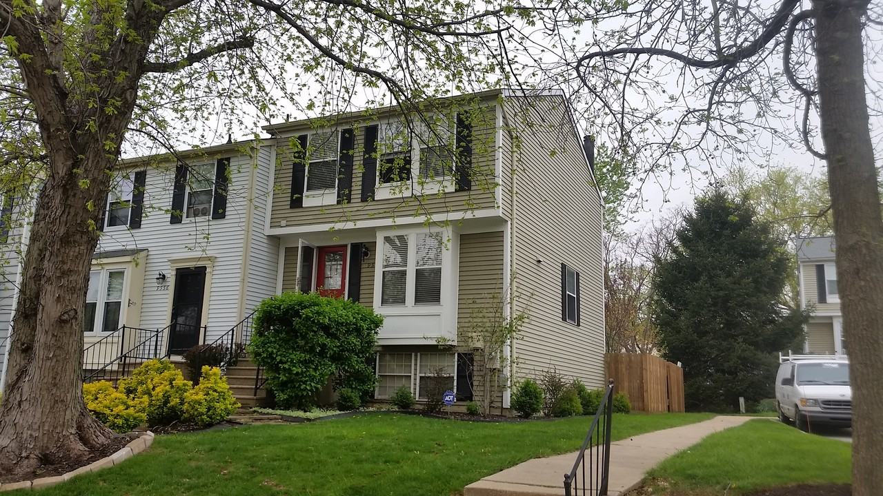 9554 Glen Oaks Ln - Photo 3 of 10