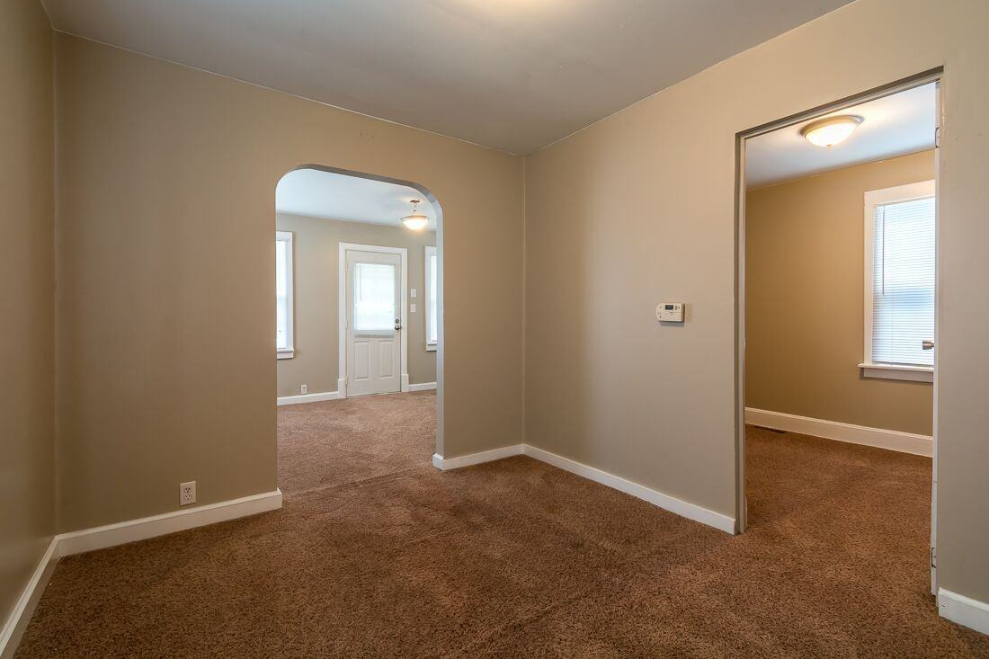 953 34th Ave - Photo 3 of 9