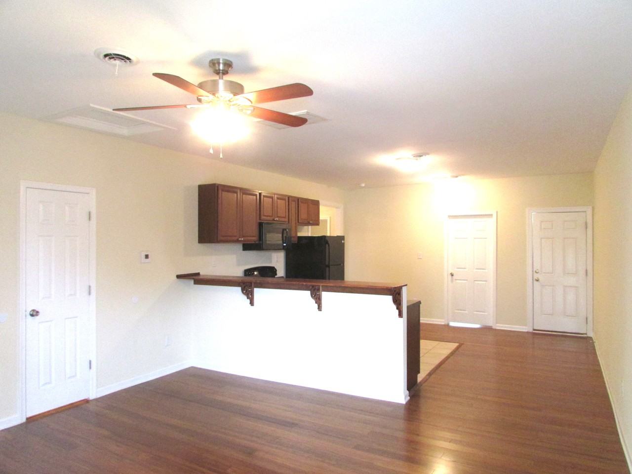 1805 W Moore St - Photo 3 of 18