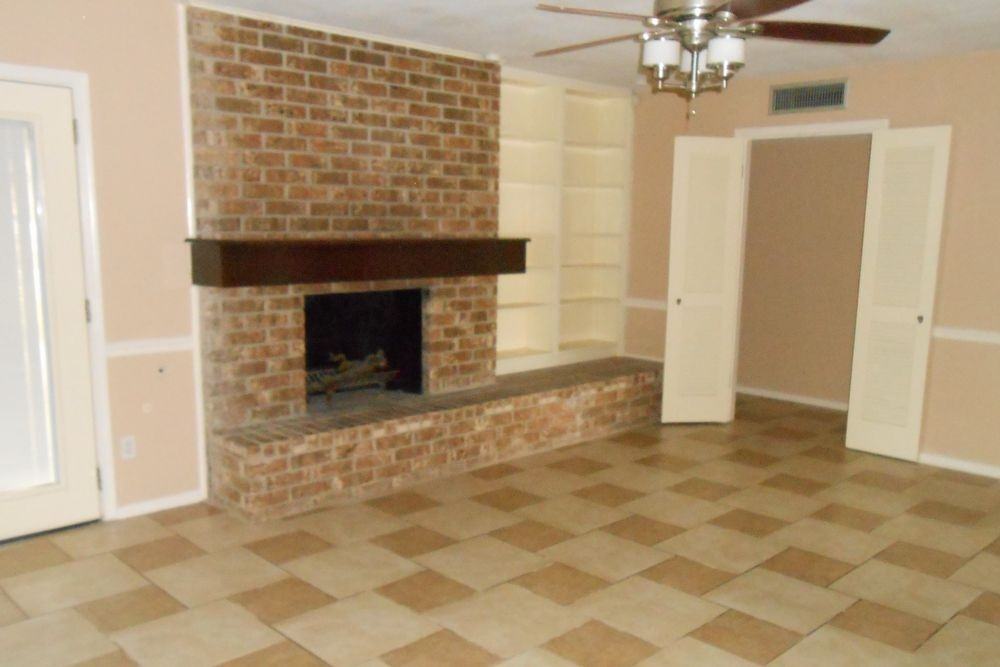 10605 Causeway Dr - Photo 2 of 20