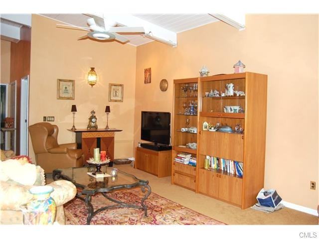 184 Gillies Ln - Photo 3 of 17