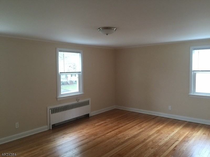 408 Catherine St - Photo 2 of 10