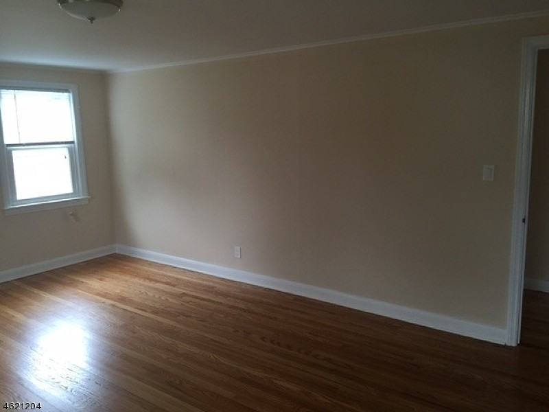 408 Catherine St - Photo 3 of 10