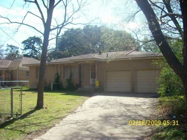 706 W 26th St - Photo 3 of 3