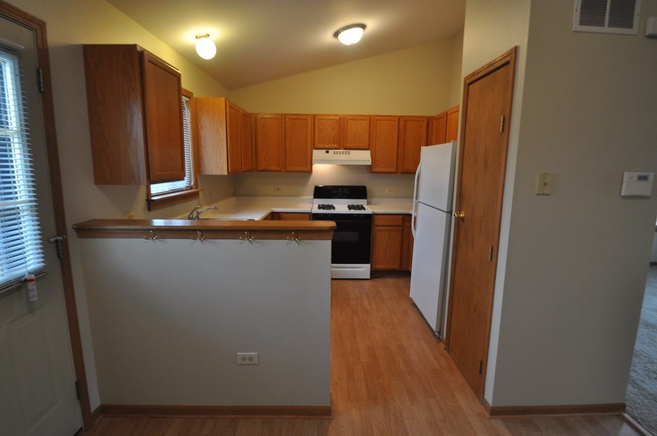 844 Franklin Ave - Photo 3 of 11