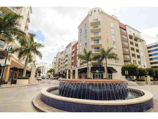 7720 Southwest 90th Street #B - Photo 3 of 10