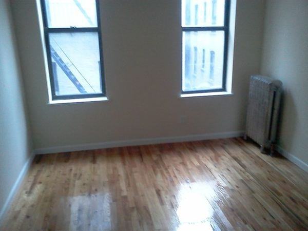 728 Bergen Ave - Photo 3 of 5