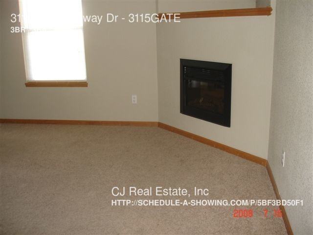 3115 NW Gateway Dr #3115GATE - Photo 2 of 8