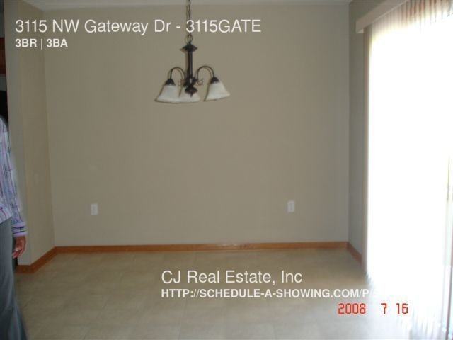 3115 NW Gateway Dr #3115GATE - Photo 3 of 8