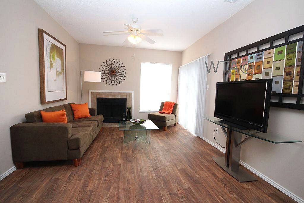 111 West Avenue - Photo 2 of 3