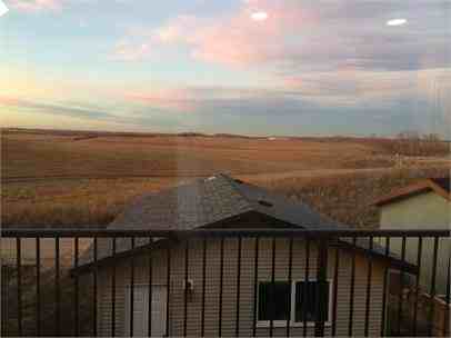 77 Valley Crescent - Photo 2 of 8