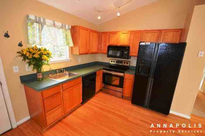 1061 Tudor Dr - Photo 2 of 27