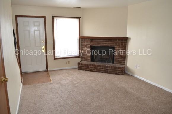 1718 Marywood Ct - Photo 2 of 12
