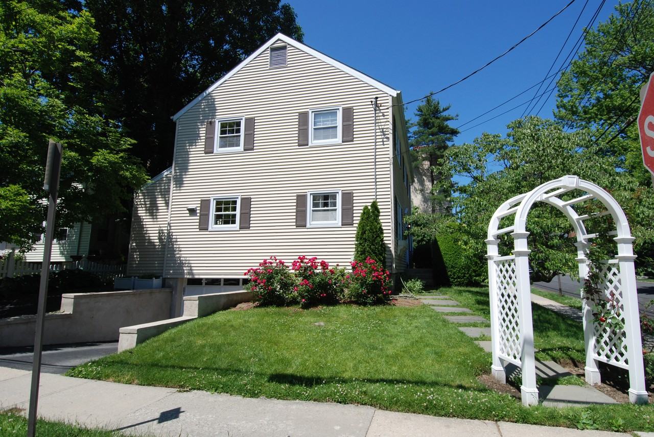 47 Wendt Ave - Photo 2 of 22