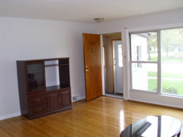 9417 Osceola Ave - Photo 2 of 10