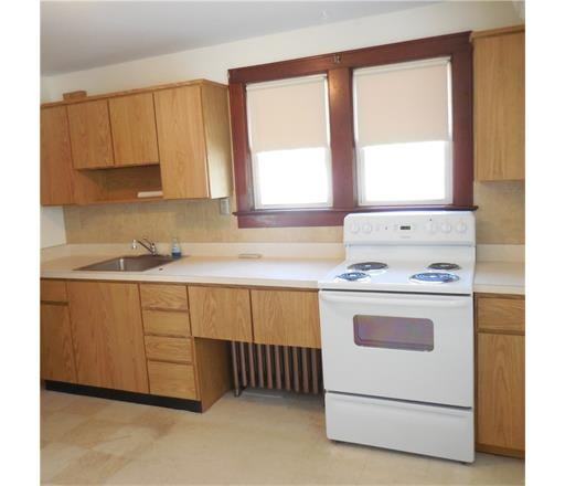 158 Stout Ave - Photo 2 of 6