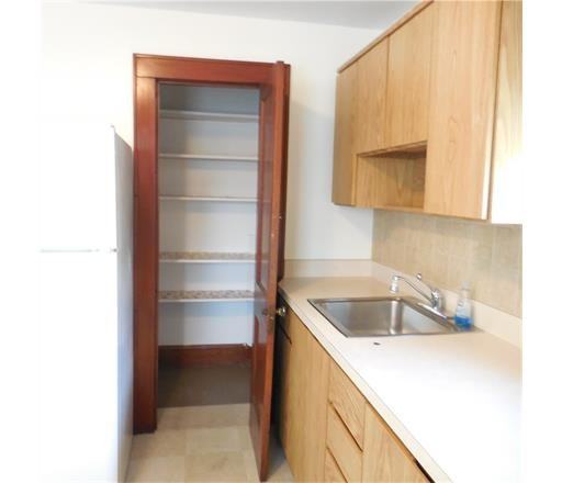 158 Stout Ave - Photo 3 of 6