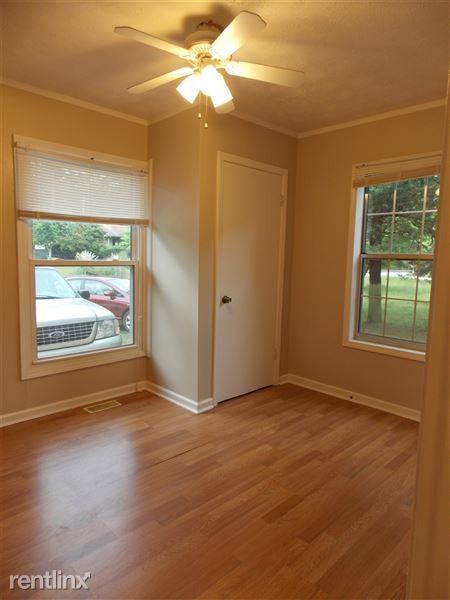 286 Nunn St - Photo 3 of 10