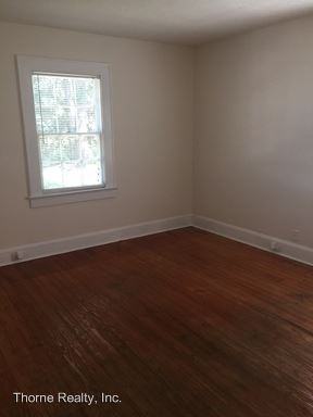 203 Van St - Photo 2 of 5