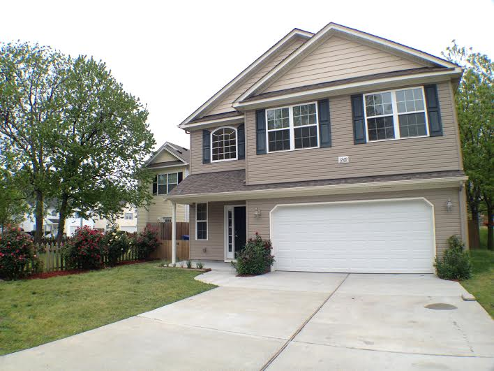 1269 Ferry Point Rd - Photo 2 of 30