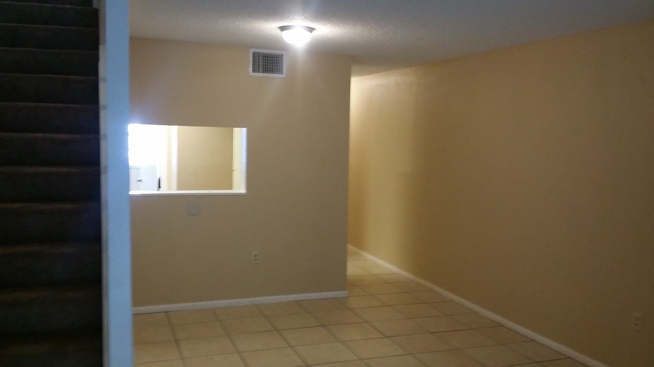 1055 Spirit Lake Rd - Photo 3 of 15