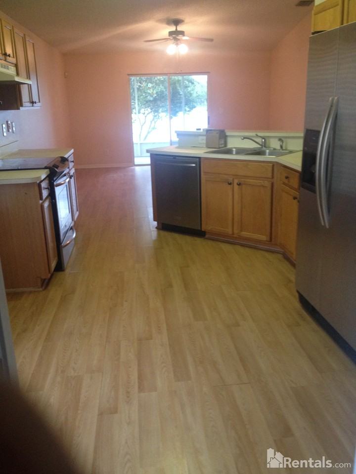 2456 Deercroft Dr - Photo 2 of 10