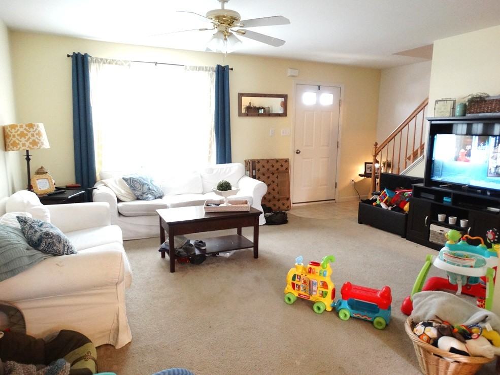 43 Laurel Dr - Photo 2 of 16