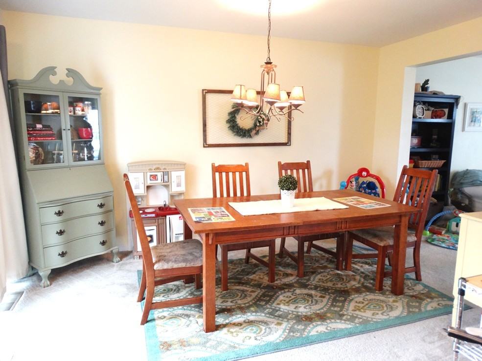 43 Laurel Dr - Photo 3 of 16