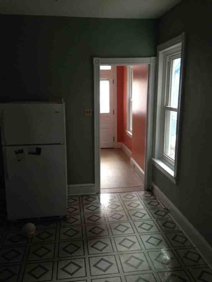 536 Pike St - Photo 3 of 7