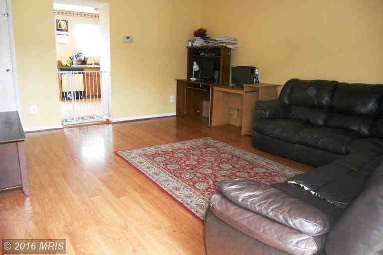 59 Chelmsford Ct - Photo 3 of 22