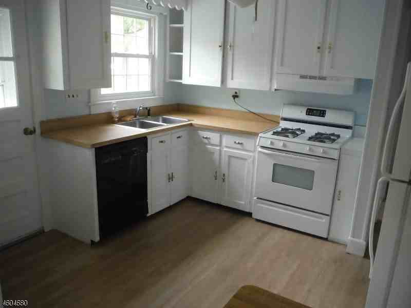 5737 Berkshire Valley Rd - Photo 3 of 12