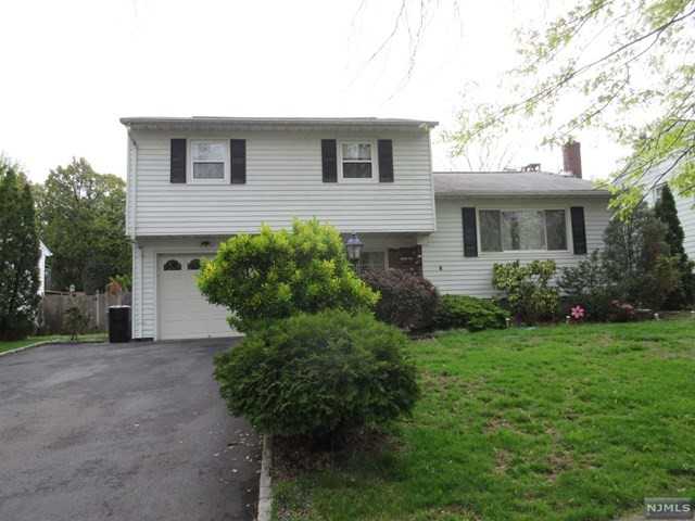 84 Rutgers Pl - Photo 2 of 21