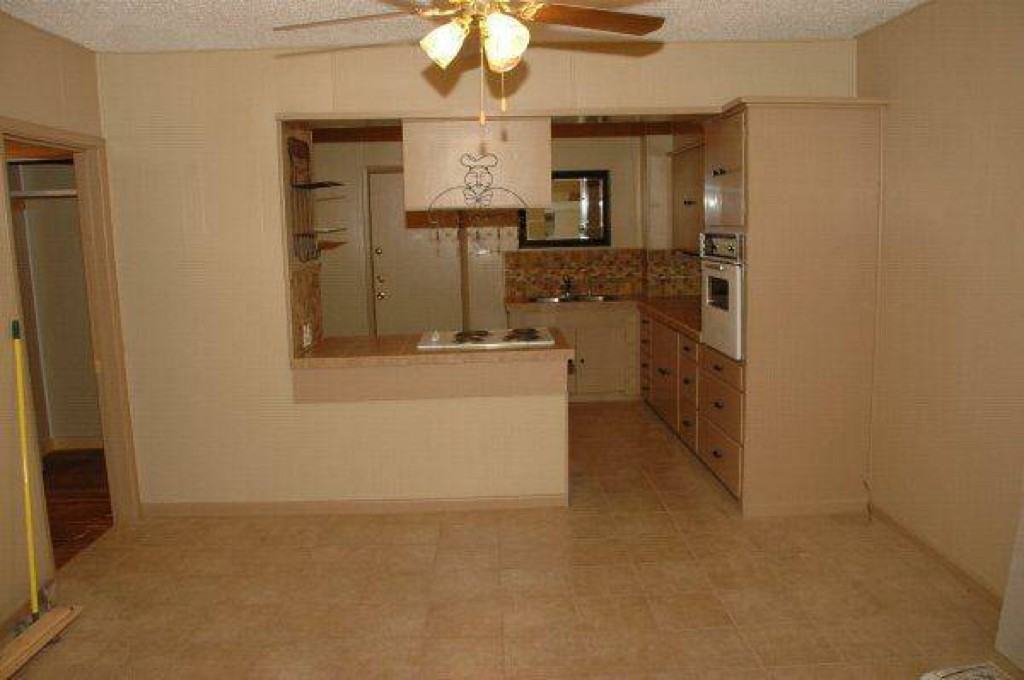 2404 25th Street - Photo 2 of 5