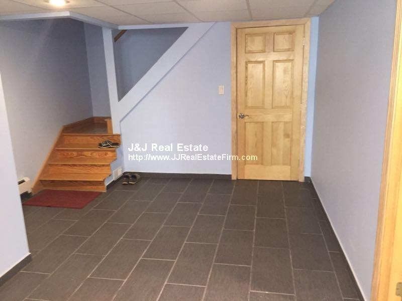 576 Salisbury St G - Photo 2 of 8