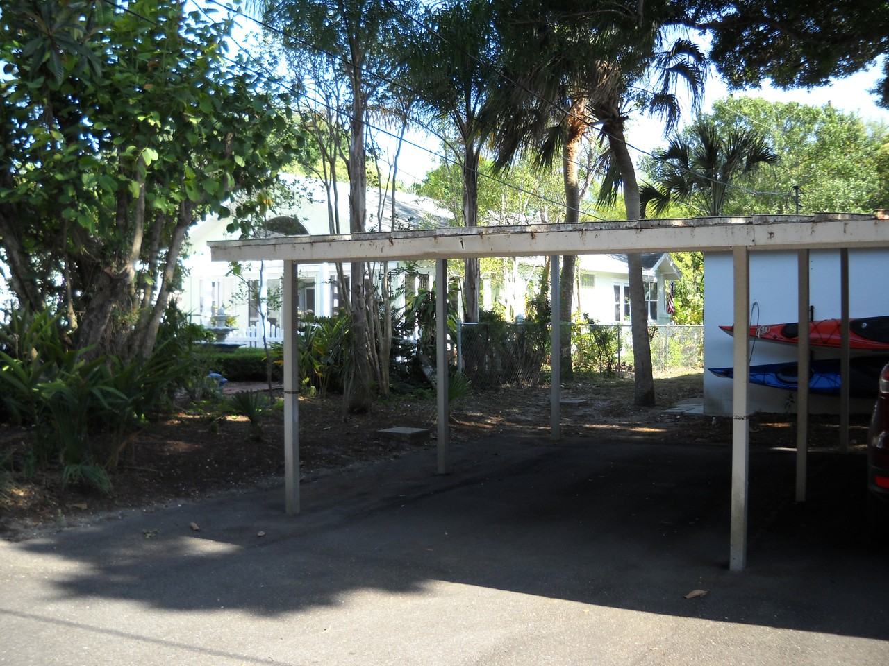 348 Pennsylvania Avenue - Photo 3 of 15