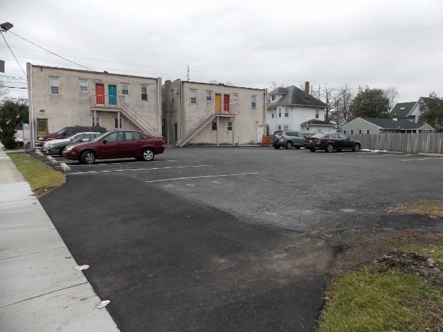 301 Evesham Avenue West - Photo 2 of 10